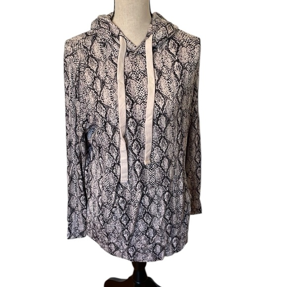 Zenana Snake Print Kangaroo Pocket Drawstring Tunic Long Sleeve Hoodie Women S - Picture 1 of 12